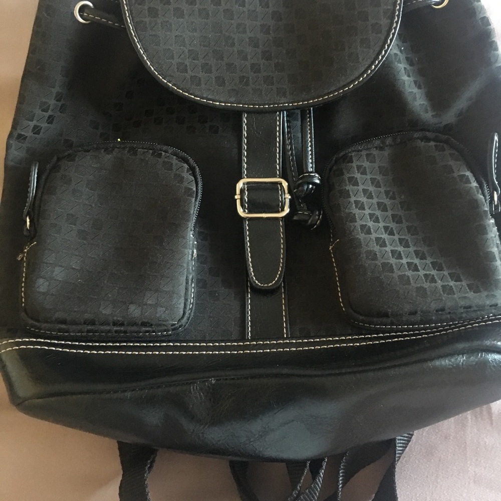 Backpack - Picture 2 of 5